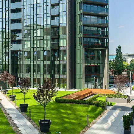 Apartament Dzielnica Cesarska Towarowa By Renters *