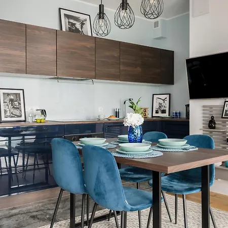 Dzielnica Cesarska Towarowa By Renters Poznań
