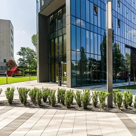 Dzielnica Cesarska Towarowa By Renters * Poznań