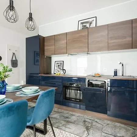 Dzielnica Cesarska Towarowa By Renters Poznań