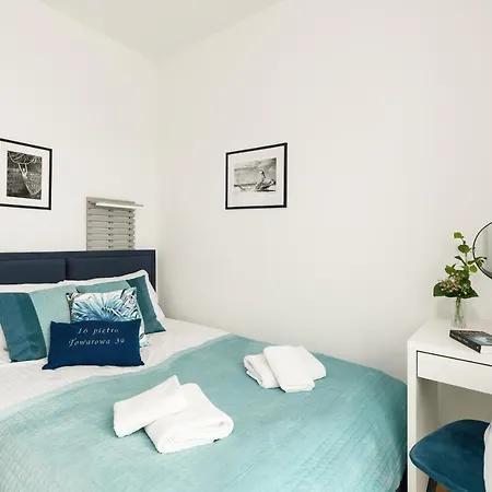 Dzielnica Cesarska Towarowa By Renters Apartament *